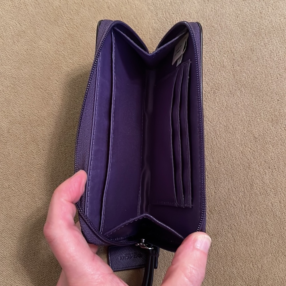 Coach wristlet - Picture 3 of 5